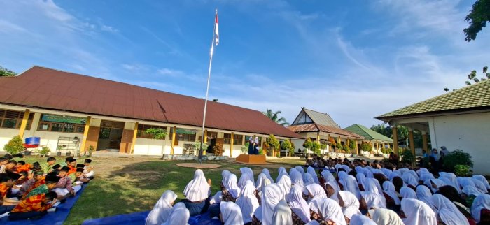 Penyampaian Visi dan Misi Calon Ketua dan Wakil OSIM MTsN 6 Muaro Jambi Tahun 2025