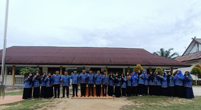 MTsN 6 Muaro Jambi Kobarkan Semangat Kepahlawanan Lewat Upacara Bendera 10 November 2025