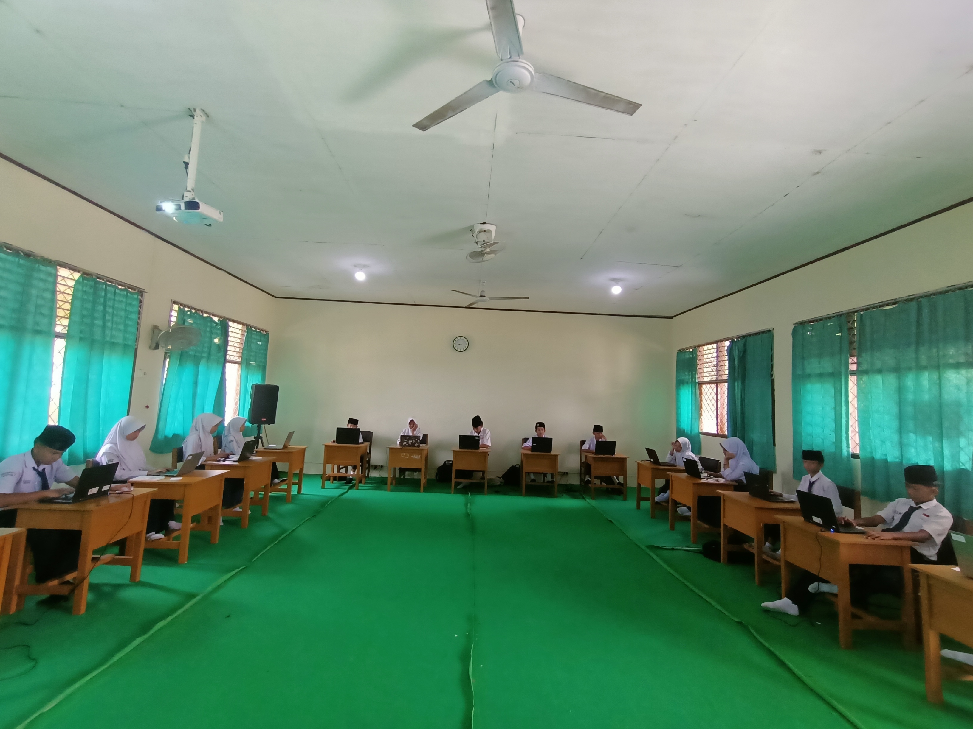 ANBK 2025 di MTsN 6 Muaro Jambi: Lancar dan Efektif, Inspirasi Pendidikan Masa Depan