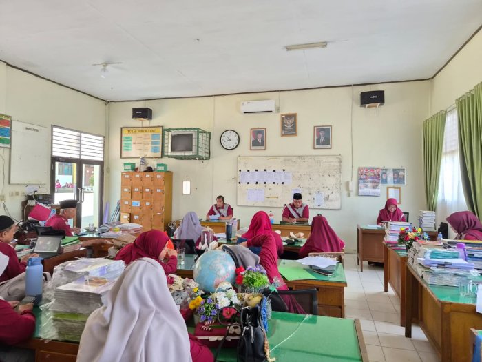 Rapat Perdana Tahun Ajaran Baru 2026/2027 : Menyatukan Visi, Menguatkan Komitmen Menuju Madrasah yang Unggul