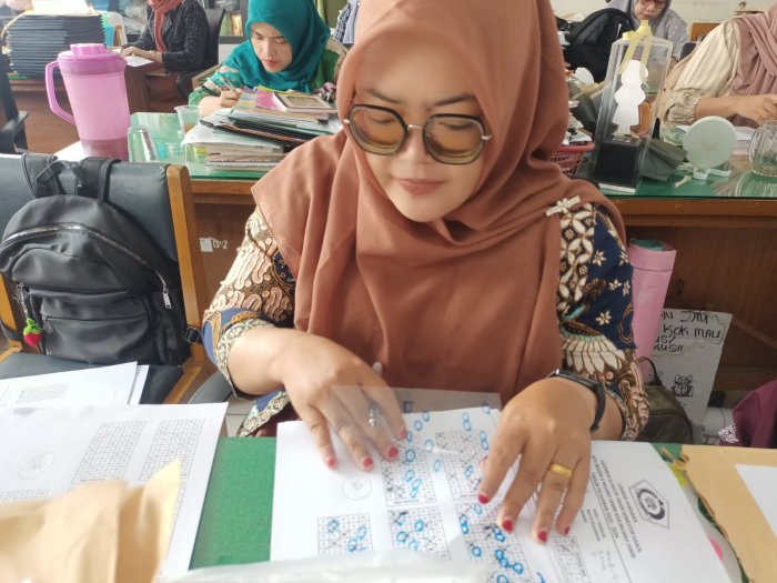 MTsN 6 Muaro Jambi Laksanakan Kegiatan Koreksi Hasil Asesmen Sumatif Semester Ganjil