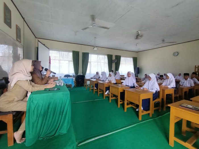 Puskesmas Pondok Meja Gelar Pembinaan Kesehatan Anak Sekolah di MTsN 6 Muaro Jambi