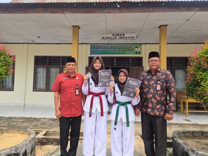 Siswi MTsN 6 Muaro Jambi Sabet 2 Medali Perak di Taekwondo Championship Koni Cup Series 2 Siswi MTsN 6 Muaro Jambi Sabet 2 Medali Perak di Taekwondo Championship Koni Cup Series 2