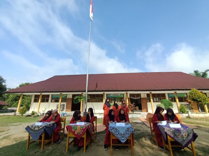 MTsN 6 Muaro Jambi Gelar Debat Pasangan Calon Ketua dan Wakil OSIM Ajang Edukatif Latih Kepemimpinan dan berpikir kritis