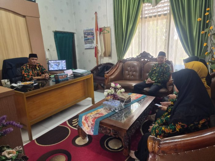 Kepala MTsN 6 Muaro Jambi Gelar Rapat Koordinasi Bersama Para Wakil Kepala Madrasah Kepala MTsN 6 Muaro Jambi Gelar Rapat Koordinasi Bersama Para Wakil Kepala Madrasah