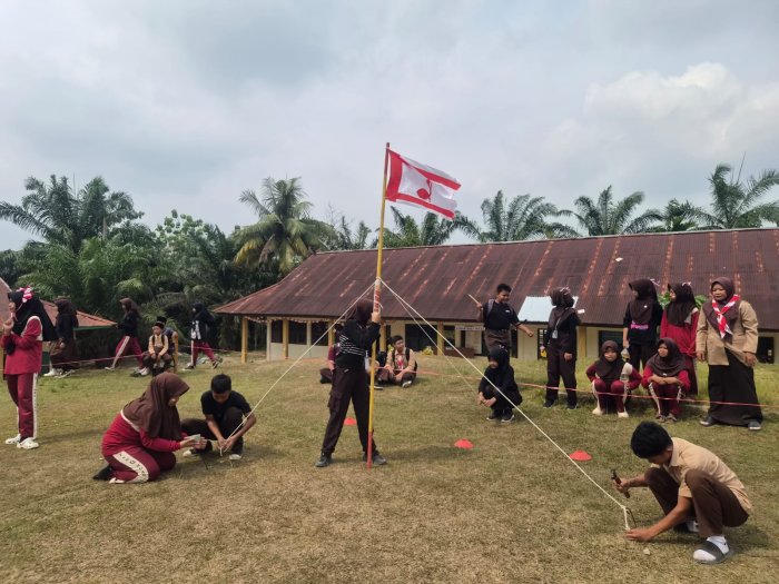 Lombo Pionering ikut warnai Perlombaan Kemerdekaan Di MTsN 6 Muaro Jambi Lombo Pionering ikut warnai Perlombaan Kemerdekaan Di MTsN 6 Muaro Jambi